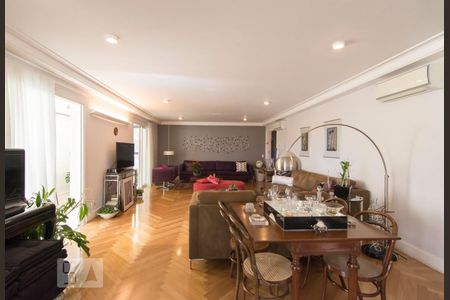 Apartamento à venda com 308m², 4 quartos e 4 vagas Apartamento à venda com 308m², 4 quartos e 4 vagasSala