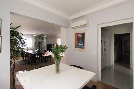 Apartamento à venda com 308m², 4 quartos e 4 vagas Apartamento à venda com 308m², 4 quartos e 4 vagasSala