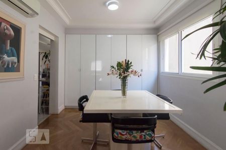 Apartamento à venda com 308m², 4 quartos e 4 vagas Apartamento à venda com 308m², 4 quartos e 4 vagasSala