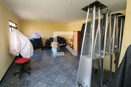 Casa à venda com 370m², 4 quartos e 10 vagasSalao