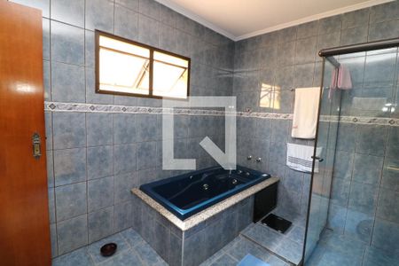 Banheiro suite de casa à venda com 4 quartos, 370m² em Chácara Mafalda, São Paulo