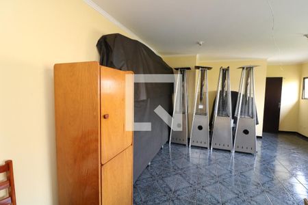 Casa à venda com 370m², 4 quartos e 10 vagasSalao