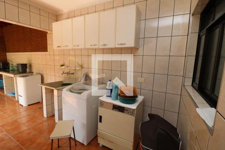 Casa à venda com 370m², 4 quartos e 10 vagasDetalhe da area de serviço