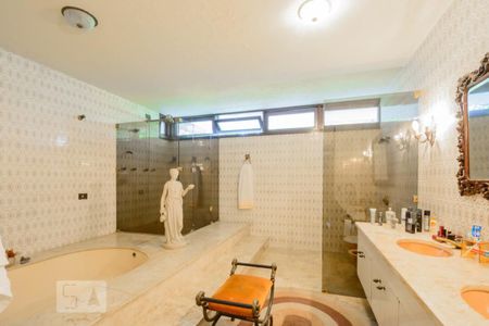 Casa à venda com 260m², 4 quartos e 6 vagasBanheiro 1