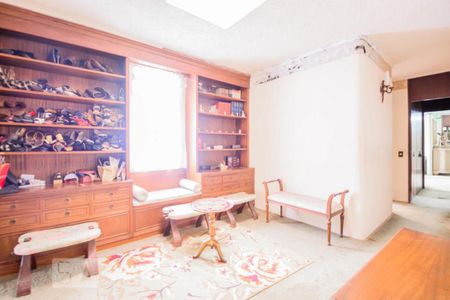 Casa à venda com 260m², 4 quartos e 6 vagasSala de descanso