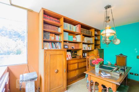 Casa à venda com 260m², 4 quartos e 6 vagasEscritório