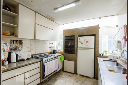 Casa à venda com 260m², 4 quartos e 6 vagasCozinha