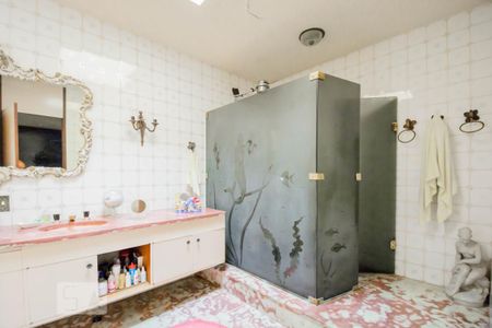 Casa à venda com 260m², 4 quartos e 6 vagasBanheiro 2