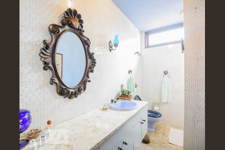 Casa à venda com 260m², 4 quartos e 6 vagasBanheiro 3