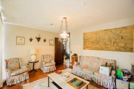 Casa à venda com 260m², 4 quartos e 6 vagasSala de descanso