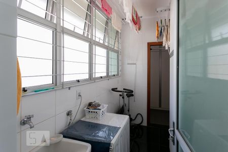 Apartamento à venda com 320m², 3 quartos e 4 vagas Apartamento à venda com 320m², 3 quartos e 4 vagasÁrea de Serviço