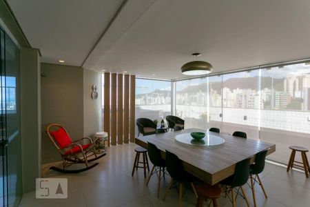 Apartamento à venda com 320m², 3 quartos e 4 vagas Apartamento à venda com 320m², 3 quartos e 4 vagasÁrea Gourmet