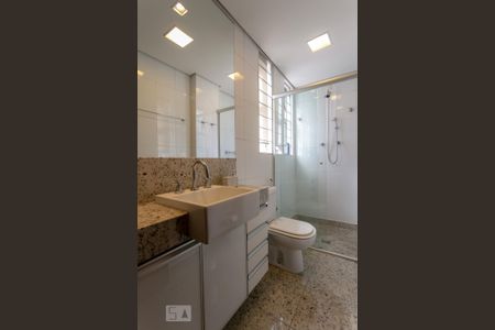 Apartamento à venda com 320m², 3 quartos e 4 vagas Apartamento à venda com 320m², 3 quartos e 4 vagasBanheiro da Suíte 3