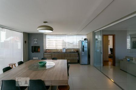 Apartamento à venda com 320m², 3 quartos e 4 vagas Apartamento à venda com 320m², 3 quartos e 4 vagasÁrea Gourmet