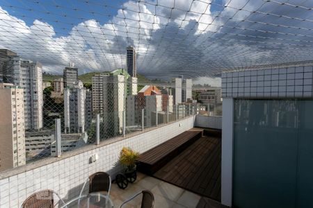 Apartamento à venda com 320m², 3 quartos e 4 vagas Apartamento à venda com 320m², 3 quartos e 4 vagasCobertura