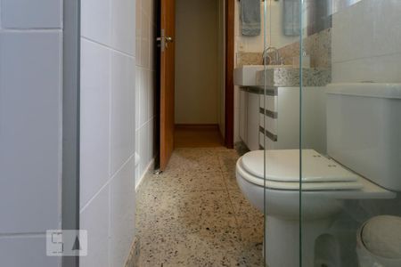 Apartamento à venda com 320m², 3 quartos e 4 vagas Apartamento à venda com 320m², 3 quartos e 4 vagasBanheiro da Suíte 3