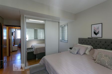 Apartamento à venda com 320m², 3 quartos e 4 vagas Apartamento à venda com 320m², 3 quartos e 4 vagasSuíte 2