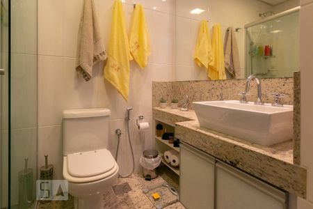 Apartamento à venda com 320m², 3 quartos e 4 vagas Apartamento à venda com 320m², 3 quartos e 4 vagasBanheiro da Suíte 2