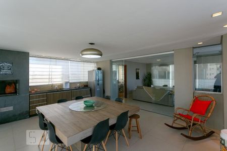 Apartamento à venda com 320m², 3 quartos e 4 vagas Apartamento à venda com 320m², 3 quartos e 4 vagasÁrea Gourmet