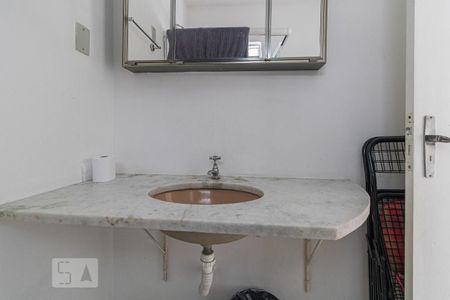 Casa à venda com 280m², 3 quartos e 4 vagasBanheiro da Suite dos fundos