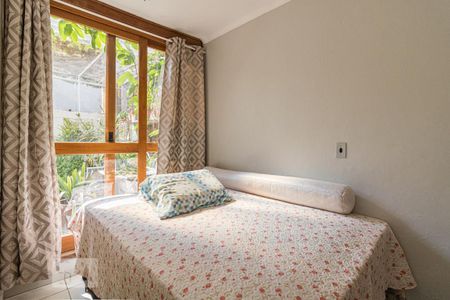 Casa à venda com 280m², 3 quartos e 4 vagasSuite dos fundos