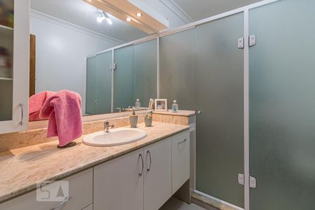 Casa à venda com 280m², 3 quartos e 4 vagasBanheiro Social