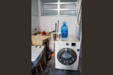 Casa à venda com 200m², 6 quartos e 1 vagaLavanderia