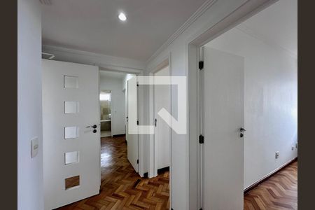 Apartamento à venda com 269m², 4 quartos e 2 vagasCorredor Quartos