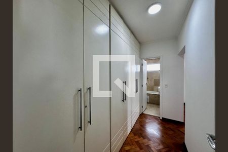 Apartamento à venda com 269m², 4 quartos e 2 vagasCloset Suíte 1