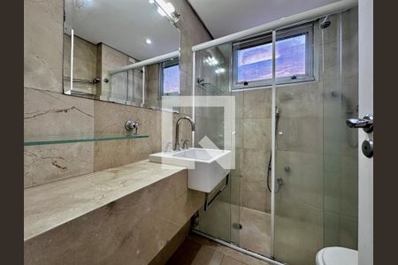 Apartamento à venda com 269m², 4 quartos e 2 vagasBanheiro Social