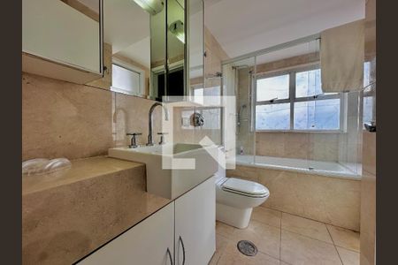 Apartamento à venda com 269m², 4 quartos e 2 vagasBanheiro Suíte 2 Cobertura