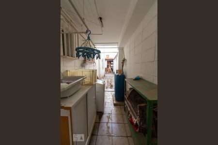 Casa à venda com 212m², 4 quartos e 3 vagas Casa à venda com 212m², 4 quartos e 3 vagasÁrea de Serviço