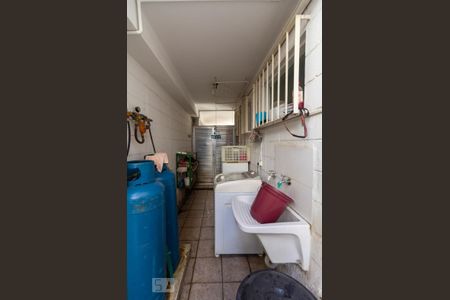 Casa à venda com 212m², 4 quartos e 3 vagas Casa à venda com 212m², 4 quartos e 3 vagasÁrea de Serviço