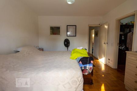 Casa à venda com 212m², 4 quartos e 3 vagas Casa à venda com 212m², 4 quartos e 3 vagasQuarto 3 - Suíte