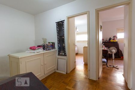 Casa à venda com 212m², 4 quartos e 3 vagas Casa à venda com 212m², 4 quartos e 3 vagasHall Quartos