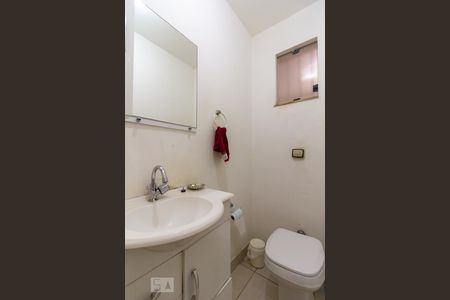 Lavabo de casa à venda com 4 quartos, 212m² em Butantã, São Paulo