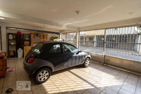 Casa à venda com 212m², 4 quartos e 3 vagas Casa à venda com 212m², 4 quartos e 3 vagasGaragem