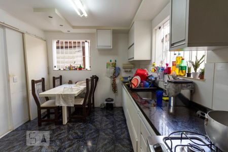 Casa à venda com 212m², 4 quartos e 3 vagas Casa à venda com 212m², 4 quartos e 3 vagasCozinha