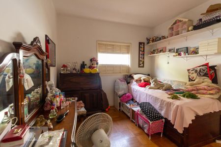 Casa à venda com 212m², 4 quartos e 3 vagas Casa à venda com 212m², 4 quartos e 3 vagasQuarto 2