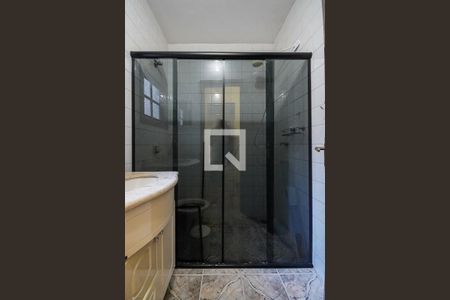 Casa à venda com 104m², 2 quartos e 2 vagasBanheiro quarto suíte 