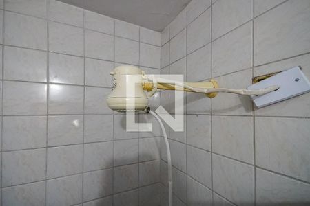 Casa à venda com 104m², 2 quartos e 2 vagasBanheiro quarto suíte 