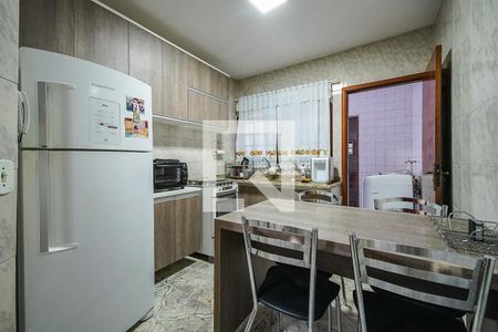 Casa à venda com 104m², 2 quartos e 2 vagasCozinha 