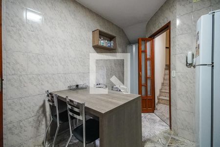 Casa à venda com 104m², 2 quartos e 2 vagasCozinha 