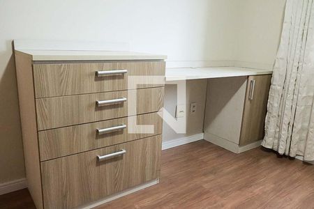 Apartamento para alugar com 83m², 2 quartos e 1 vaga Apartamento para alugar com 83m², 2 quartos e 1 vagaDormitório 2 - mesa e armário