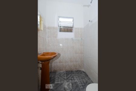 Casa à venda com 80m², 3 quartos e sem vaga Casa à venda com 80m², 3 quartos e sem vagaBanheiro