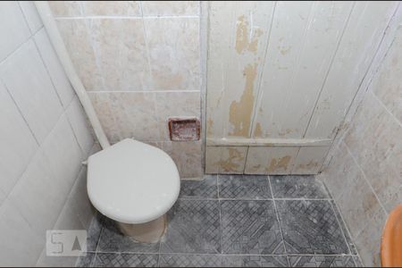 Casa à venda com 80m², 3 quartos e sem vaga Casa à venda com 80m², 3 quartos e sem vagaBanheiro