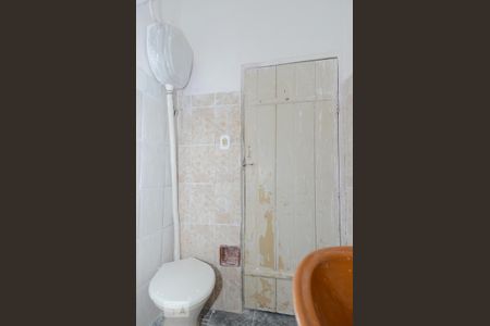 Casa à venda com 80m², 3 quartos e sem vaga Casa à venda com 80m², 3 quartos e sem vagaBanheiro