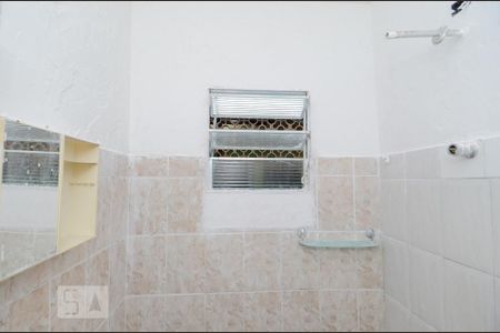 Casa à venda com 80m², 3 quartos e sem vaga Casa à venda com 80m², 3 quartos e sem vagaBanheiro