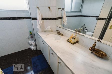 Apartamento à venda com 121m², 3 quartos e 1 vaga Apartamento à venda com 121m², 3 quartos e 1 vagaBanheiro 2