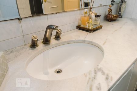 Apartamento à venda com 121m², 3 quartos e 1 vaga Apartamento à venda com 121m², 3 quartos e 1 vagaBanheiro 2 Pia